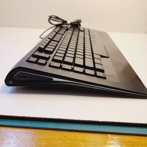SteelSeries - Apex 300 Wired TKL Gaming Linear KB-00002 - Picture 6 of 9